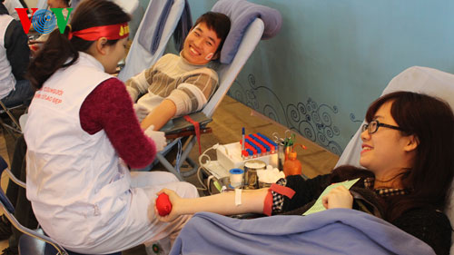Celebran Festival de voluntarios de donación de sangre en Hanoi